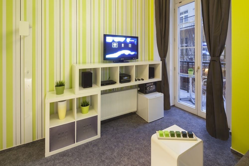 New Town - Apple Apartments Prag Eksteriør billede